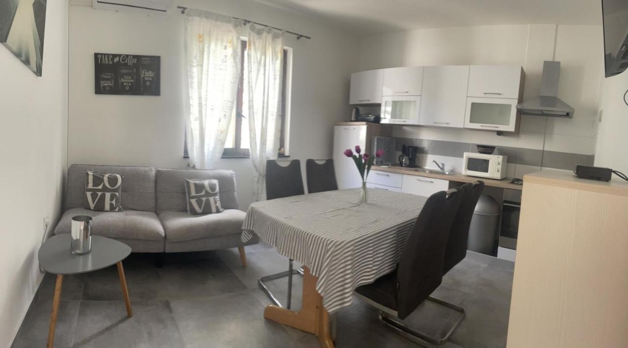 לאבין Apartment Greta מראה חיצוני תמונה